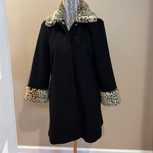 Julie Brown black coat with animal print collar and sleeves - Size M